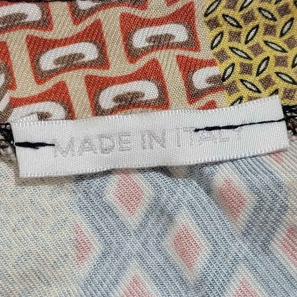 MADE IN ITALY Patterned Long Bell Sleeve Mini Dress w/V-neck Collar With Buttons - Picture 3 of 9